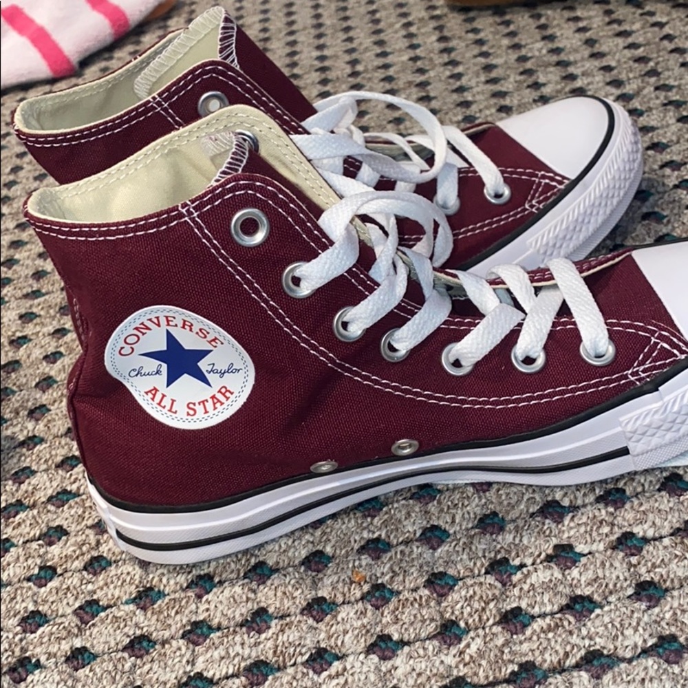 maroon converse!!!